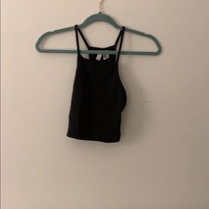 🖤 A black H&M cropped top🖤